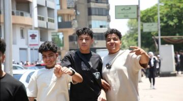طلاب الثانوية العامة دور ثان يبدأون امتحان العربى