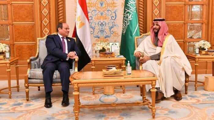 عاجل.. بدء اجتماع الرئيس السيسي وولي العهد السعودي في نيوم