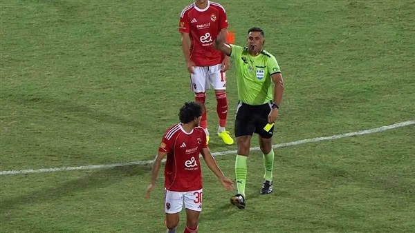 عقوبة محمد هاني بعد الطرد في لقاء الأهلي وفاركو.. مفاجأة مدوية