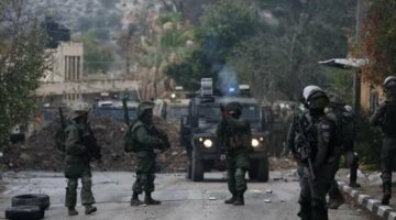قوات الاحتلال تعتقل ما لا يقل عن 22 فلسطينيا من مدن متفرقة بالضفة الغربية