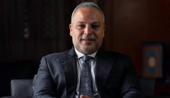 «كفاية تفاهة بقى».. تامر عبد المنعم يدعم أحمد عبد العزيز