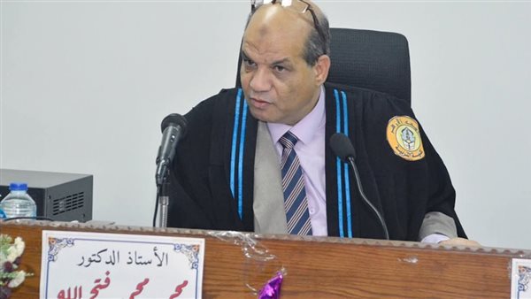 لتخفيف الأعباء.. خبير تربوي يشيد بقرار تسليم الكتب دون سداد المصروفات