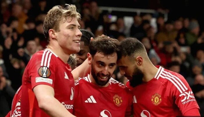 مانشستر يونايتد يودع كأس الرابطة الإنجليزية أمام فريق “جريمسبي تاون”