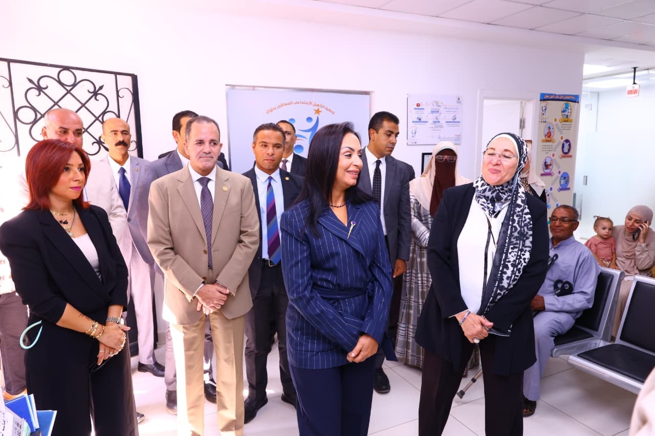 مايا مرسي تتفقد مكتب تأهيل حلوان لمتابعة خدمات ذوي الإعاقة