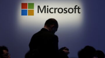 مايكروسوفت تفصل موظفين لاحتجاجهما على علاقات الشركة مع إسرائيل