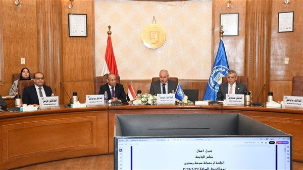 مجلس جامعة قناة السويس يناقش استعدادات العام الدراسي الجديد