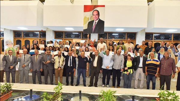 محافظ أسيوط يدعم أول تجربة لتدريب الفتيات على السباكة