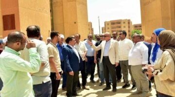 محافظ الأقصر يتفقد مشروع الإسكان الاجتماعي بمدينة الطود