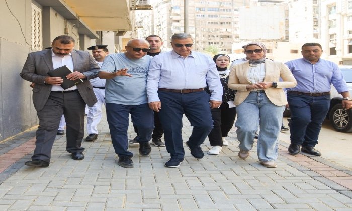 محافظ الإسكندرية يتفقد أعمال توسعة طريق الحرية أبو قير