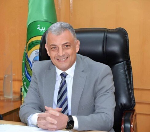 محافظ الإسماعيلية يوجه بإيقاف عمل عمال النظافة خلال ذروة الموجة الحارة حفاظًا على سلامتهم