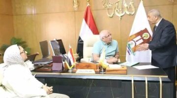 محافظ الوادي الجديد يعتمد النزول بسن القبول بالصف الأول الابتدائي بالمدرسة الرسمية الدولية