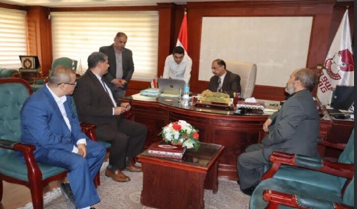 محافظ سوهاج يبحث مع وفد “المالية” و”E-Finance” تطوير النظام المالي والتحول الرقمي بالمحافظة