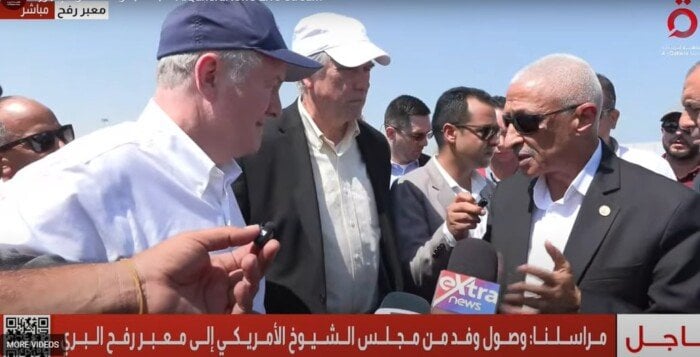 محافظ شمال سيناء لوفد الشيوخ الأمريكي: الأغذية تتلف بسبب منع الاحتلال دخول المساعدات لغزة