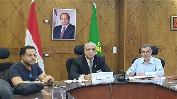 مدير "تعليم القليوبية" يتابع امتحانات الثانوية العامة الدور الثاني