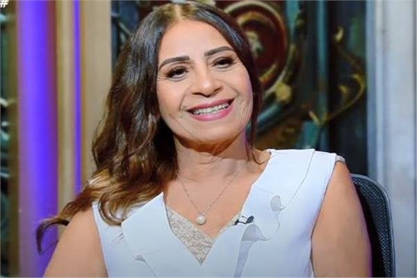 «مش شرير وبيغسل الإرهاق».. عفاف مصطفى تنشر صورتها أثناء قضاء عطلتها الصيفية بالساحل الشمالي