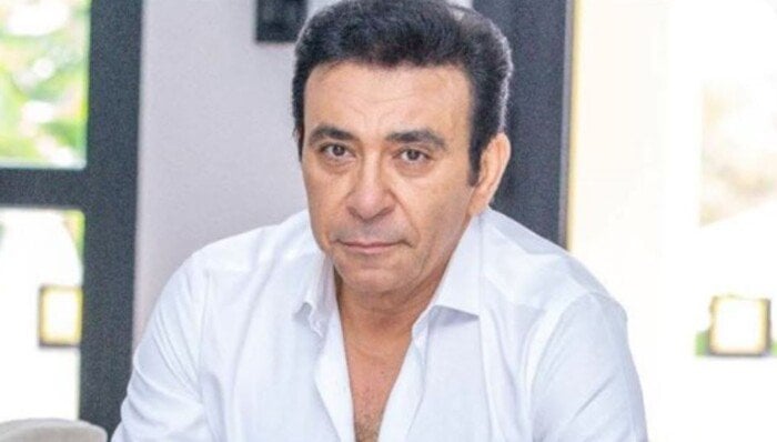 «مشواره اتسم بالمهنية».. المهن السينمائية تنعى الإعلامي عاطف كامل