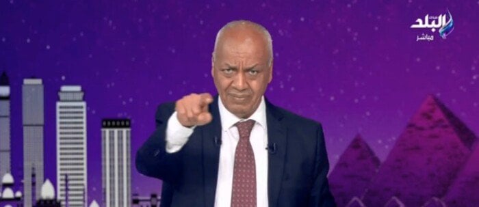 مصطفى بكري: إسرائيل لا تريد وقف القتال بل تسعى إلى هدنة مؤقتة