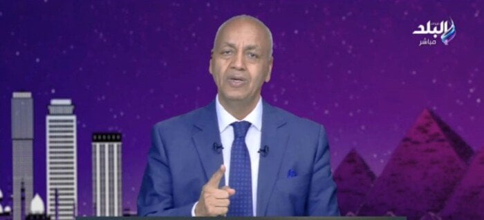 مصطفى بكري يفتح النار على عمرو واكد: تطعن الفلسطينيين بتطبيعك مع الصهاينة.. فلا تتحدث أيها الخائن