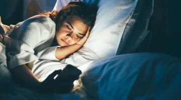 مقترح يابانى يطالب باستخدام الهواتف الذكية من قبل السكان ساعتين فقط لمعالجة إدمانه