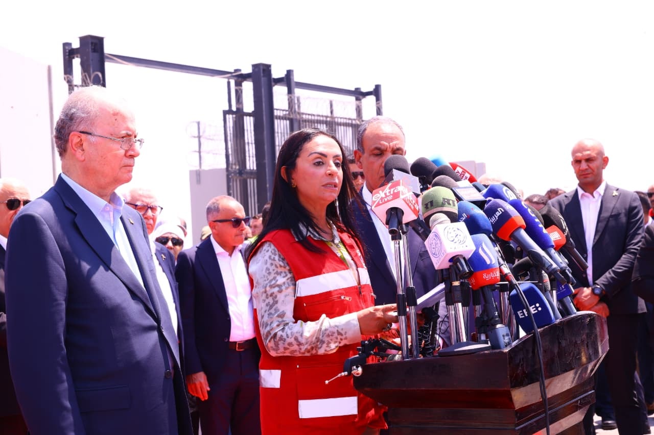 من أمام معبر رفح.. وزيرة التضامن تطلق نداءً إنسانيًا لإدخال المساعدات المصرية بالتزامن مع اليوم العالمي للإنسانية