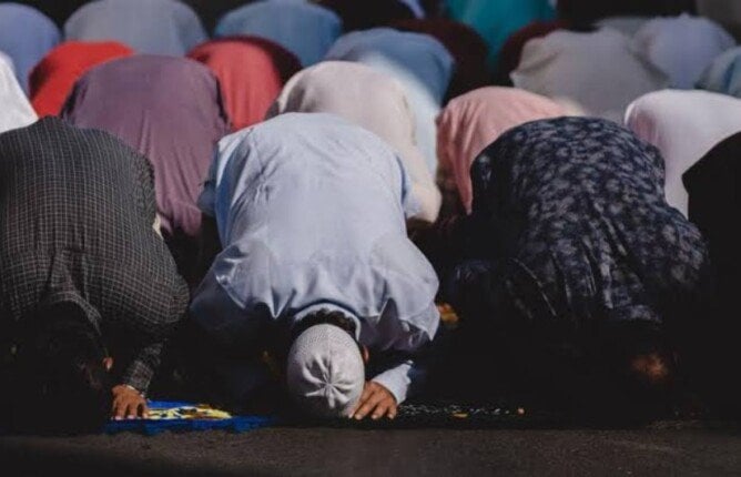 موعد أذان الفجر.. مواقيت الصلاة غدا الخميس 14 أغسطس 2025