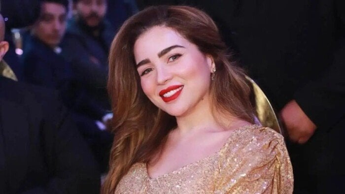 مي عز الدين تخطف الأنظار بإطلالة صيفية ساحرة بالساحل الشمالي