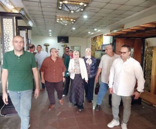 نائب رئيس جامعة بنها تتفقد إجراءات الكشف الطبي على الطلاب الجدد