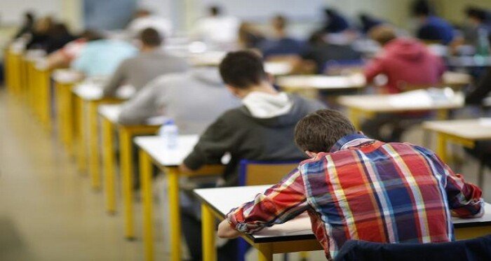 نظام قديم وحديث.. بدء توافد الطلاب على لجان امتحانات الثانوية العامة الدور الثاني 2025