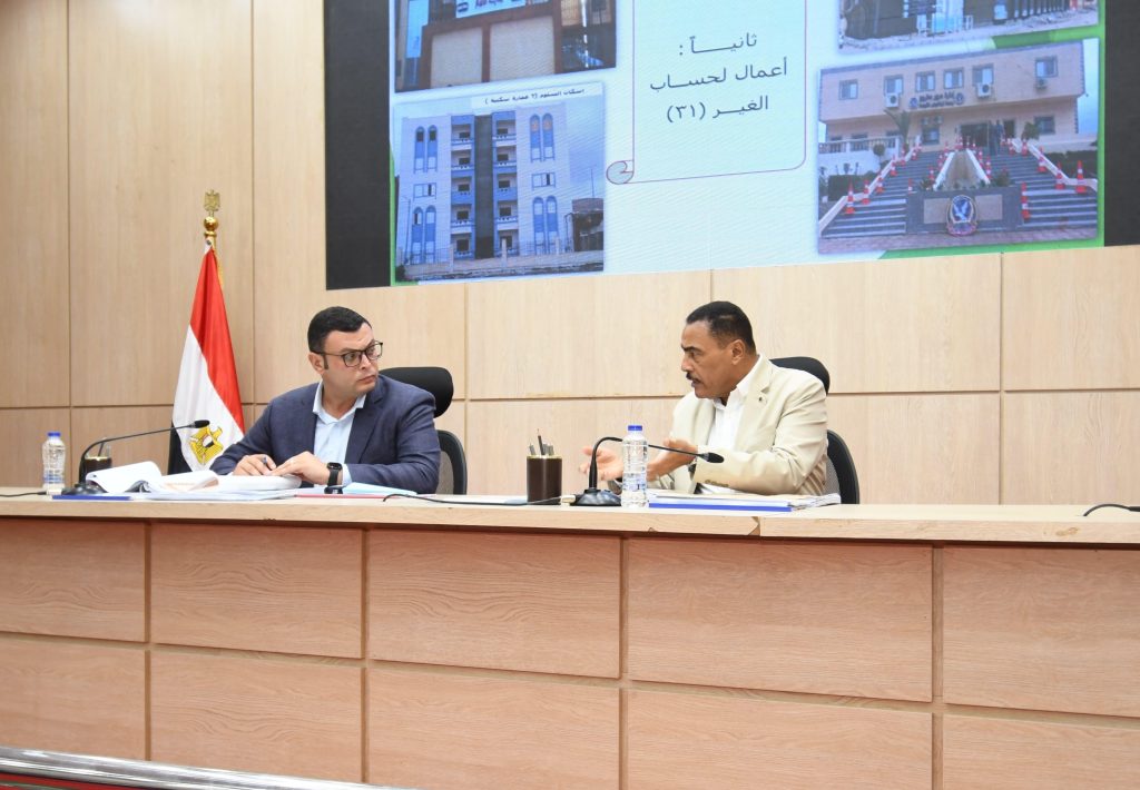 وزير الإسكان: تنفيذ 71 مشروعًا للتنمية والبنية التحتية بمطروح