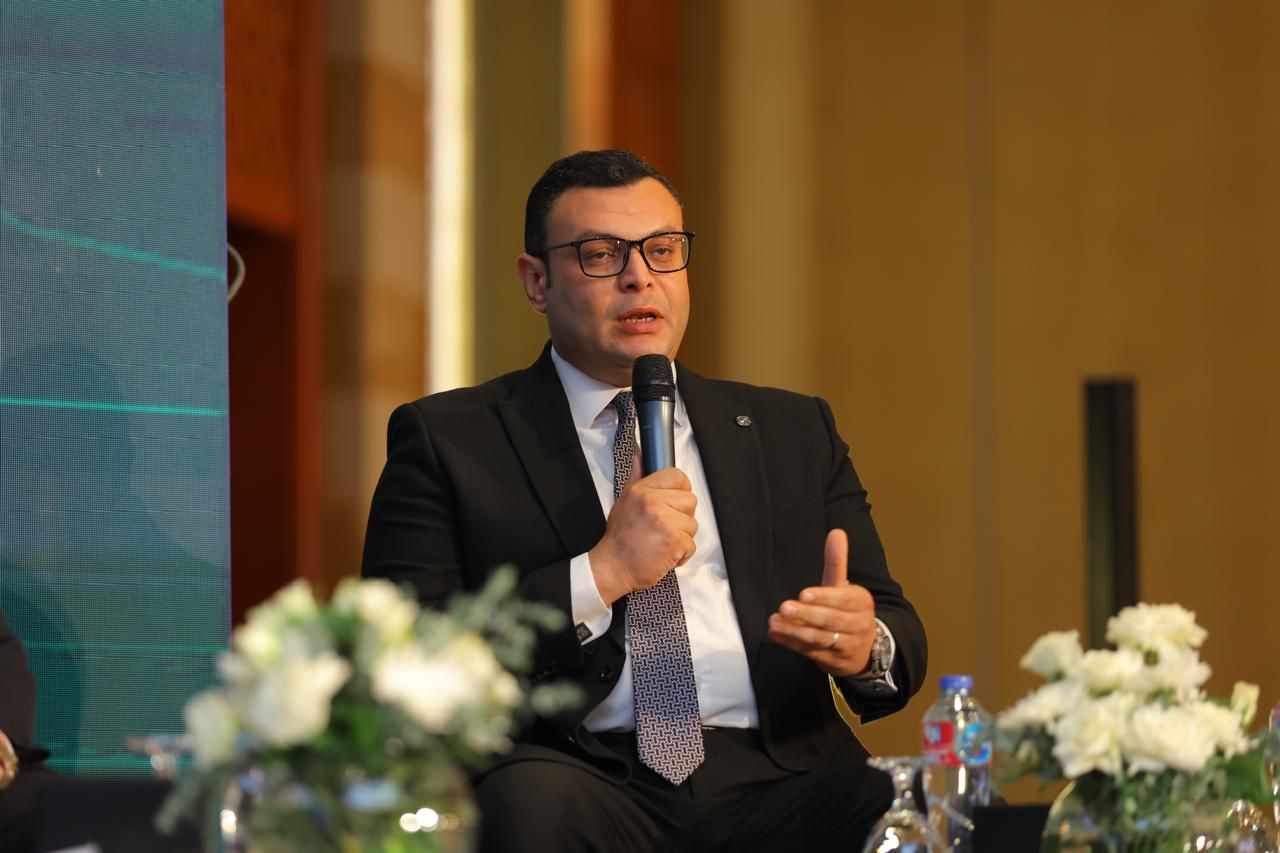 وزير الإسكان يتابع خطط تأمين التغذية الكهربائية لمحطات مياه الشرب والصرف الصحي في المدن والمحافظات
