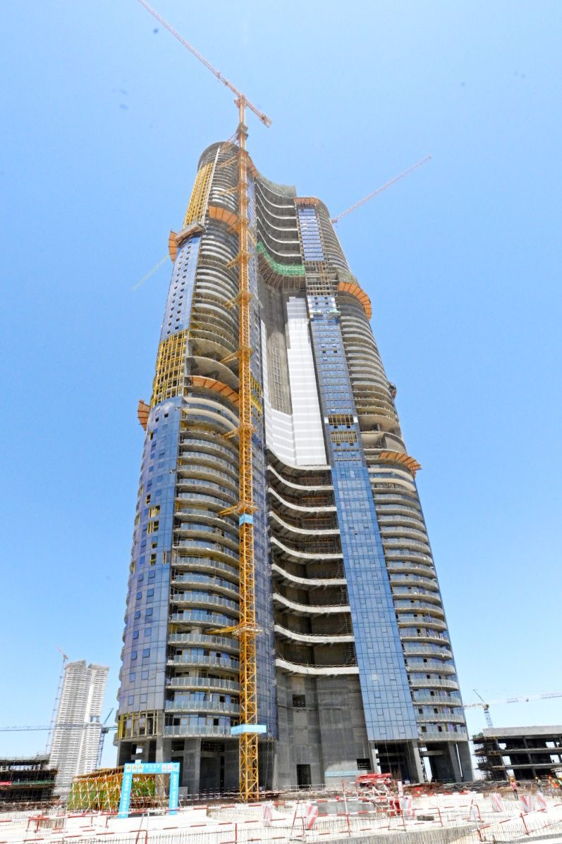 وزير الإسكان يكشف معدلات تنفيذ البرج الأيقوني بالعاصمة الإدارية وأبراج “داون تاون” بالعلمين الجديدة
