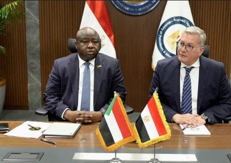 وزير البترول يبحث مع نظيره السوداني تعزيز التعاون في مجال التعدين