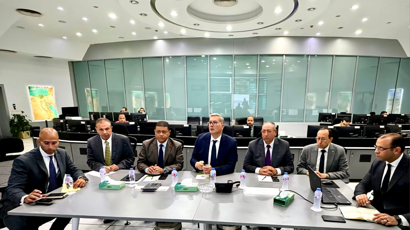 وزير البترول يطمئن على تأمين تدفقات الغاز لمحطات الكهرباء وقطاعات الاستهلاك في مركز التحكم