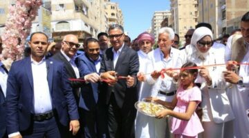 وزير التموين يفتتح «سوق اليوم الواحد» و«أهلاً مدارس» بمحافظة مطروح