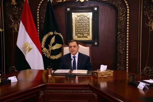 وزير الداخلية يسمح لـ 42 مواطنًا بالتجنس بجنسيات أجنبية مع الاحتفاظ بالمصرية