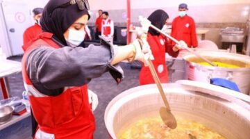 وزيرا التضامن والخارجية يتفقدان رفقة رئيس وزراء فلسطين المطبخ الإنساني والمخبز الآلي للهلال الأحمر بالعريش