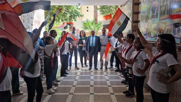 وكيل التعليم بالأقصر يفتتح المعارض الختامية للأنشطة الصيفية
