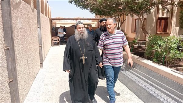 وكيل وزارة التعليم بأسيوط يزور دير السيدة العذراء بجبل درنكة