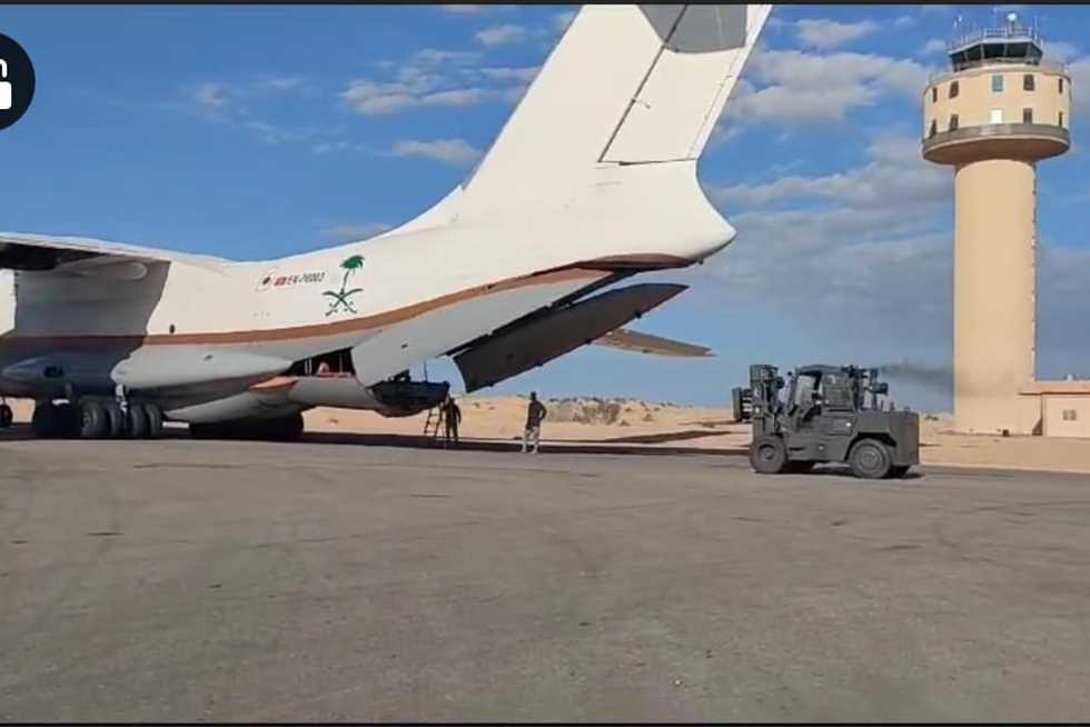 مطار العريش يستقبل طائرة مساعدات سعودية ثانية لـ غزة