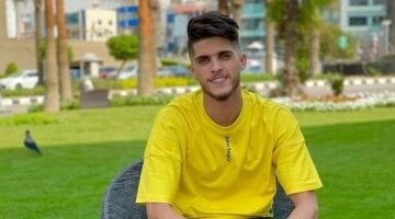 أحمد الشيخ صانع ألعاب الأهلى السابق يحتفل اليوم بعيد ميلاده الـ”33″