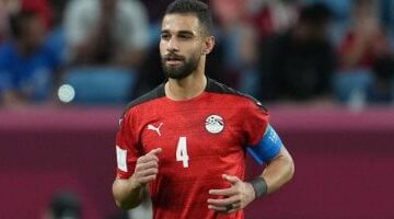 عمرو السولية يرتدى شارة كابتن منتخب مصر المُشارك فى كأس العرب