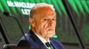 هانى أبو ريدة يطمئن على ترتيبات رحلة المنتخب لبوركينا فاسو بتصفيات المونديال