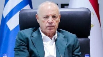 أبو ريدة يشدد على التزام كافة المنتخبات بسياسة الاتحاد ويحذر من استخدام السوشيال