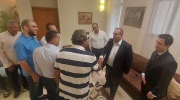 اجتماع تنسيقي مع ممثلي الجالية المصرية فى بوركينا فاسو لترتيب حضور مباراة الغد