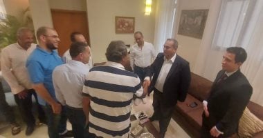 اجتماع تنسيقي مع ممثلي الجالية المصرية فى بوركينا فاسو لترتيب حضور مباراة الغد
