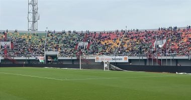 شاهد.. استاد 4 أغسطس قبل ساعة من مباراة مصر وبوركينا فاسو