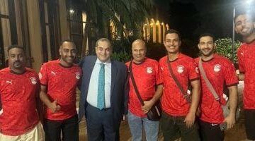الجالية المصرية فى بوركينا فاسو تحتفى بلاعبى المنتخب وتشكر السفير محمد الغزاوى
