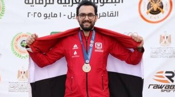 محمد حمدي يقترب من النهائيات في كأس العالم للرماية بالصين