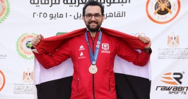 محمد حمدي يقترب من النهائيات في كأس العالم للرماية بالصين