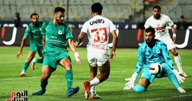 عبد الله السعيد يسجل هدف الزمالك الثالث فى شباك المصرى من ركلة جزاء